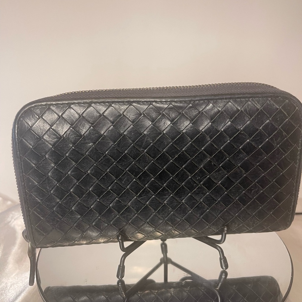 Bottega Venetta Black Woven Zip Around Leather Wallet. Pristine condition. 🖤